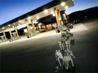 Neal Bowlen Photo : Fill er up!